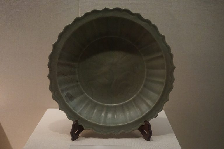 Green celadon dish with a lobed rim